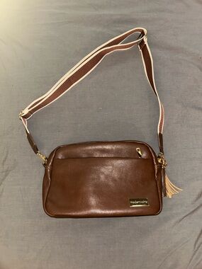 Modern & Chic pleather Crossbody Bag with Stripe Strap
